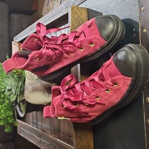 CONVERSE CTAS LUGGED LIFT HI TOPS PINK AND BERRY/BLACK SIZE 13.5